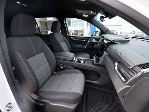 Used 2025 GMC Acadia Elevation w/ LPO, Floor Liner Package AWD/4WD image 38