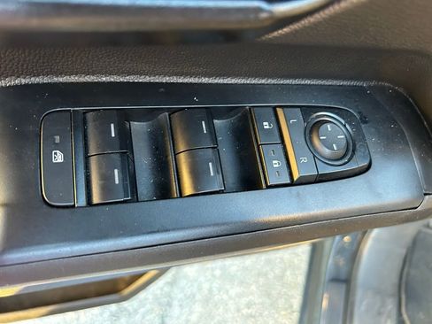 Certified 2025 Toyota Tacoma SR5 image 17