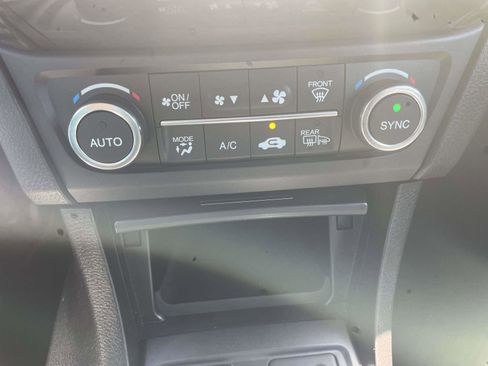 Used 2019 Acura ILX FWD image 25