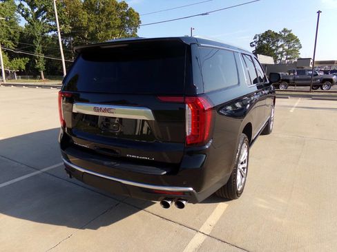 Used 2021 GMC Yukon XL Denali w/ Denali Premium Package image 41