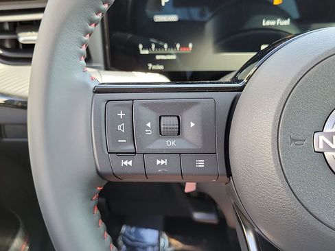 New 2026 Nissan Kicks SR w/ Illumination Package FWD image 6