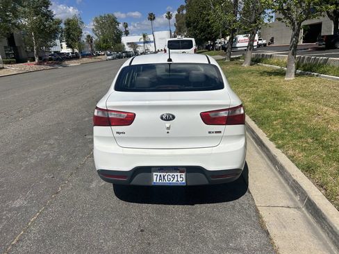 Used 2013 Kia Rio EX w/ Convenience Pkg image 4