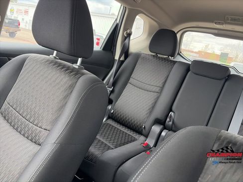 Used 2018 Nissan Rogue S AWD/4WD image 22