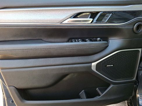 Used 2023 Jeep Wagoneer Series II image 14