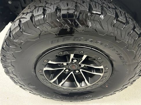 Used 2024 Jeep Wrangler Unlimited Rubicon AWD/4WD image 9