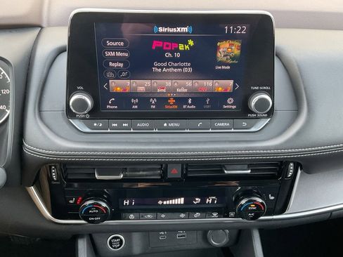 Used 2022 Nissan Rogue SV w/ SV Premium Package image 14