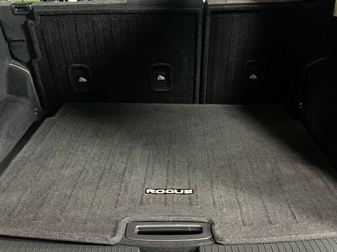 Used 2023 Nissan Rogue SV image 36