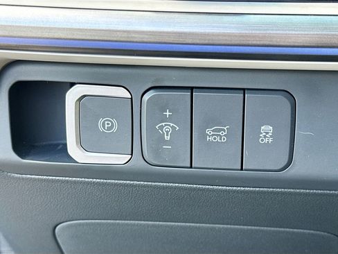 Used 2025 Hyundai Santa Fe Calligraphy FWD image 11