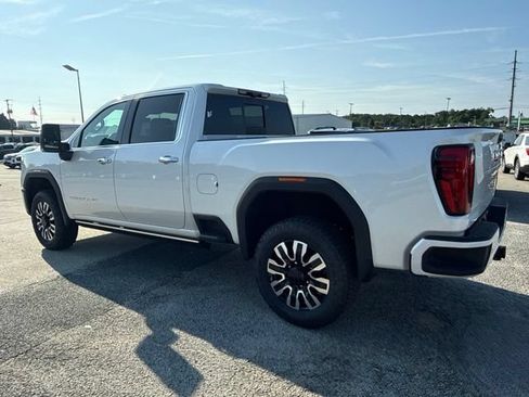 Used 2024 GMC Sierra 2500 Denali Ultimate w/ Max Trailering Package AWD/4WD image 3