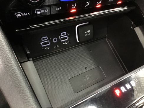 Used 2023 Jeep Grand Cherokee Laredo w/ Luxury Tech Group I AWD/4WD image 20