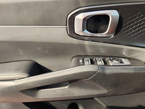 New 2025 Kia Sorento S image 16