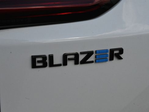 Used 2024 Chevrolet Blazer EV RS image 21
