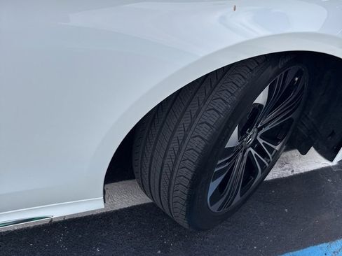 Used 2025 Mercedes-Benz E 350 Sedan image 9