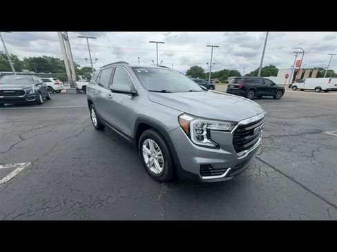 Certified 2023 GMC Terrain SLE w/ Driver Convenience Package FWD image 2