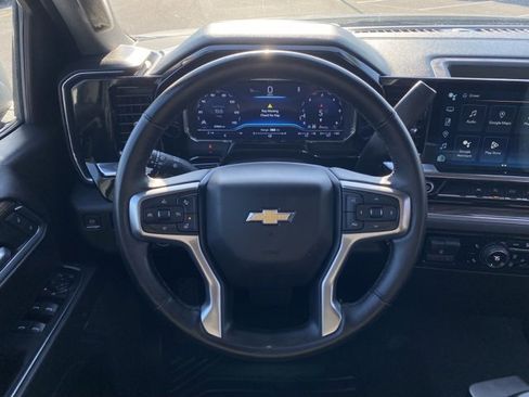 Used 2025 Chevrolet Silverado 1500 LT image 24