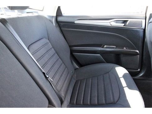 Used 2020 Ford Fusion SE image 10