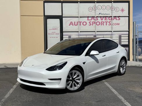 Used 2023 Tesla Model 3 Standard Range RWD image 4