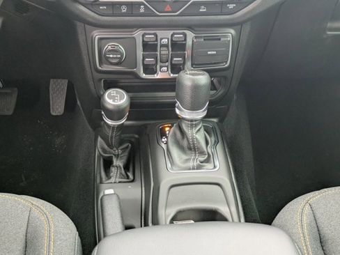 New 2025 Jeep Gladiator Sport image 16