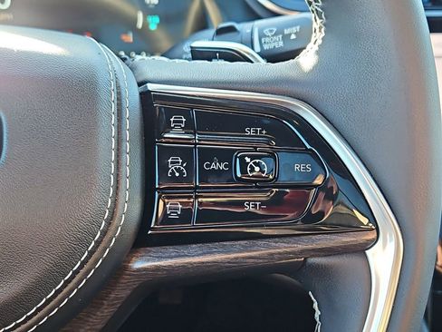 Used 2023 Jeep Grand Cherokee Overland image 31