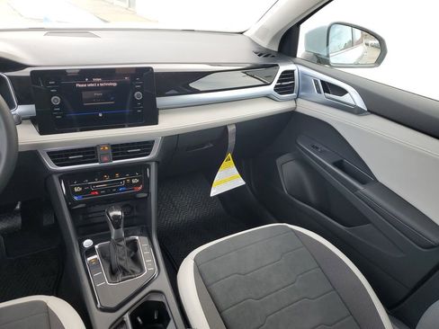 New 2026 Volkswagen Taos SE FWD image 12