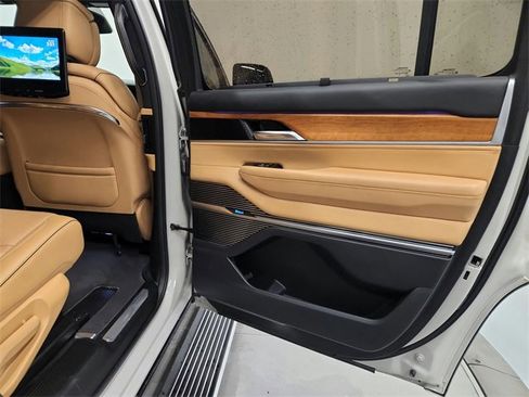 Used 2022 Jeep Grand Wagoneer Series III w/ Rear Seat Video Group 1 image 47