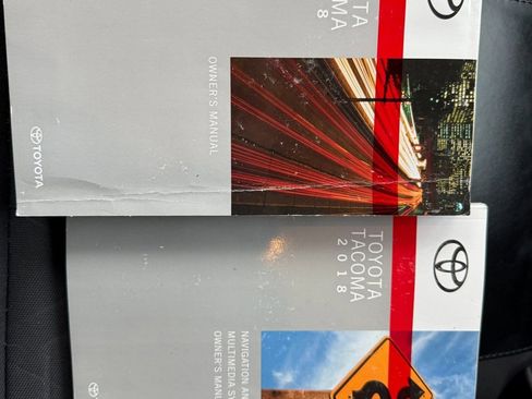 Used 2018 Toyota Tacoma TRD Off-Road image 16