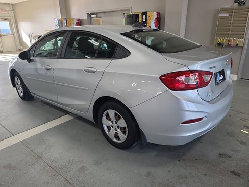 Used 2018 Chevrolet Cruze LS image 7