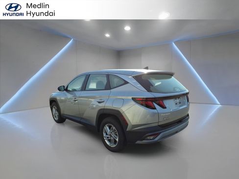 Used 2025 Hyundai Tucson SE FWD image 5