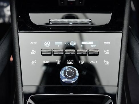 New 2025 Porsche Cayenne image 20