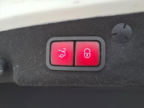 Used 2021 Mercedes-Benz C 300 4MATIC Sedan image 11