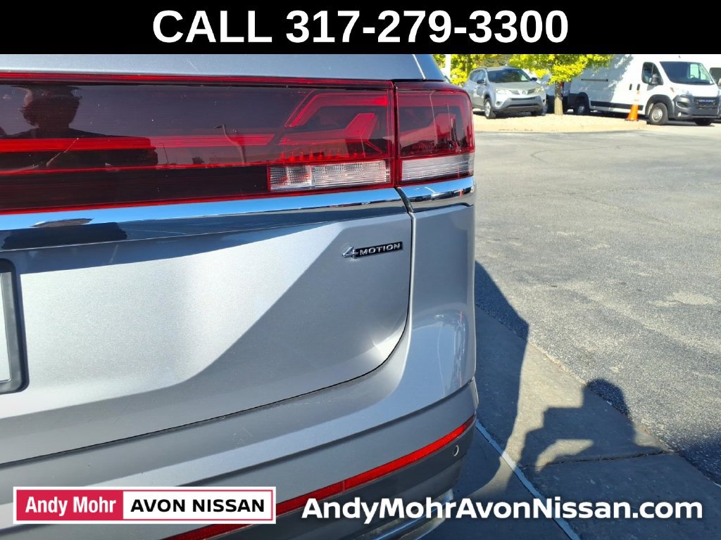 Used 2024 Volkswagen Atlas SE AWD/4WD image 12