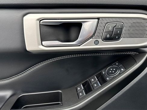 Used 2020 Ford Explorer ST image 11