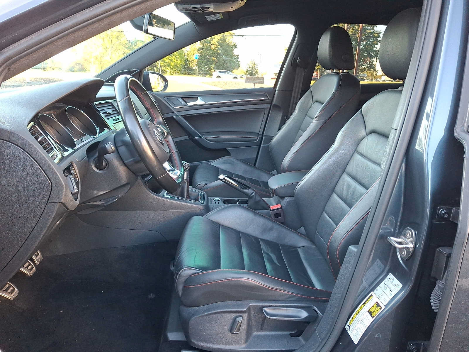 Used 2019 Volkswagen GTI SE w/ SE Experience Package FWD image 11