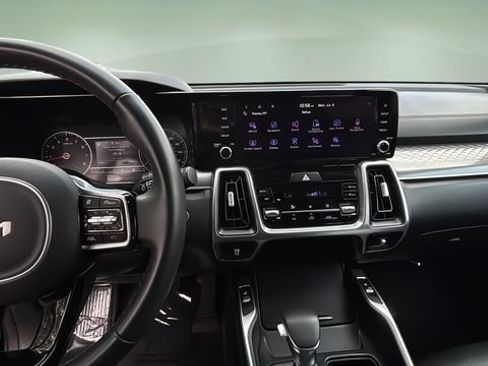 Used 2023 Kia Sorento S w/ Panoramic Sunroof Package FWD image 11