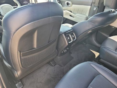 Used 2023 Kia Sorento SX Prestige w/ Panoramic Sunroof Package AWD/4WD image 12