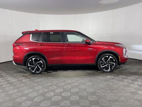 Used 2024 Mitsubishi Outlander SE image 5