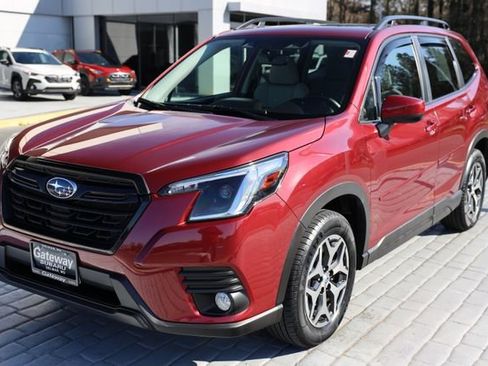 Certified 2023 Subaru Forester Premium image 1