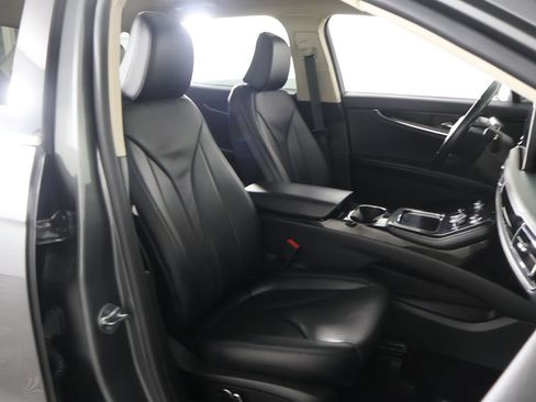 Used 2023 Lincoln Nautilus Reserve AWD/4WD image 32