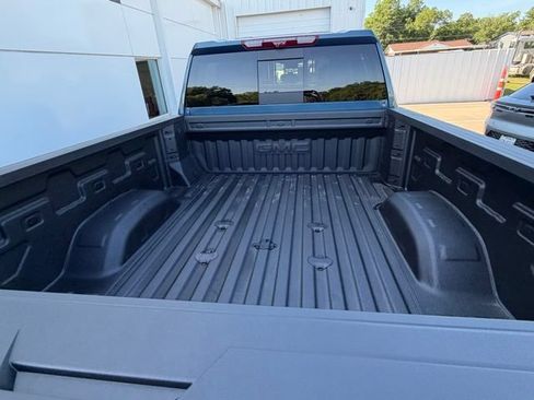 New 2026 GMC Sierra 2500 Denali Ultimate AWD/4WD image 7