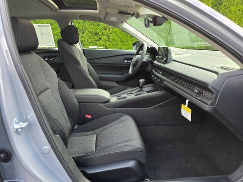New 2025 Honda Accord SE image 11