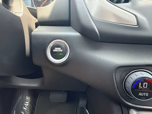 Used 2024 GMC Terrain SLE w/ Driver Convenience Package FWD image 22