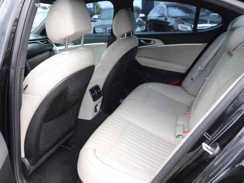 Used 2022 Genesis G70 2.0T w/ Prestige Package RWD image 11