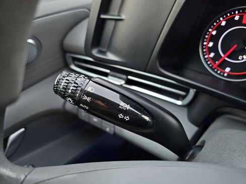 Used 2022 Hyundai Elantra SEL image 42