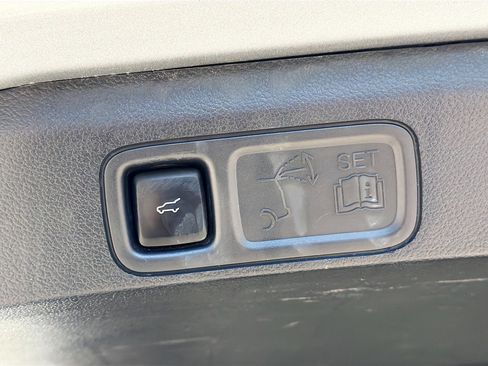 Used 2024 Ford Expedition Max Limited image 14