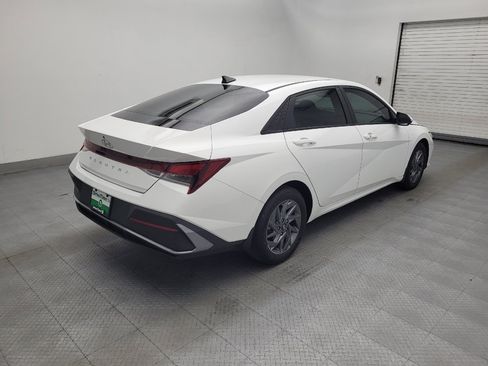 Used 2024 Hyundai Elantra SEL FWD image 10