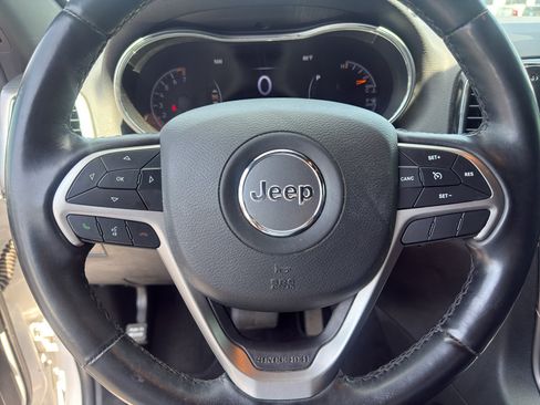 Used 2022 Jeep Grand Cherokee Limited AWD/4WD image 13