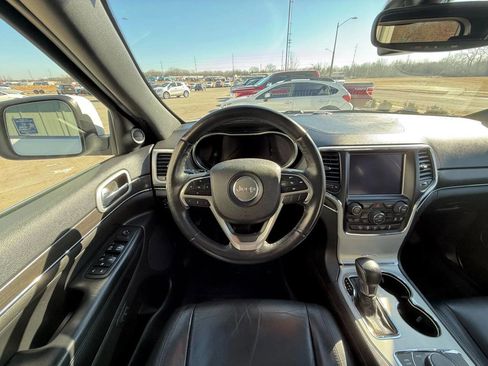Used 2018 Jeep Grand Cherokee Limited image 16