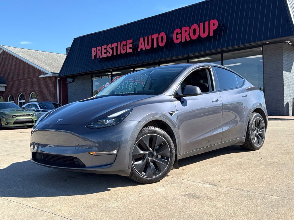 Used 2023 Tesla Model Y Long Range AWD/4WD image 17