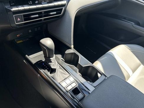 Used 2025 Toyota Camry SE w/ Convenience Package FWD image 24