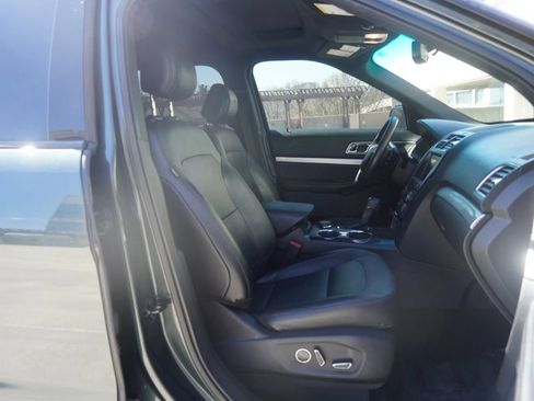 Used 2016 Ford Explorer XLT w/ Equipment Group 202A AWD/4WD image 35